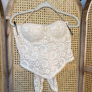 Elegant Cream Lace Bustier